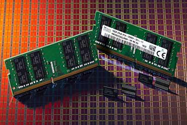 内存厂商集体暴富！科技巨头跪求：卖我们一点内存吧
