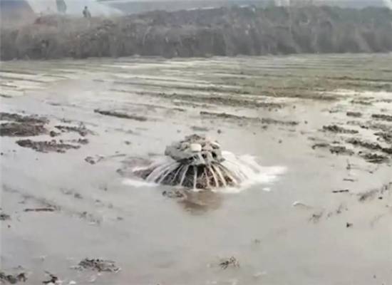 山东一闲置水井突喷热水变“温泉” 当地回应：和降水较多有关