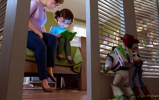 传统玩具vs数码玩具？《玩具总动员5》发布新剧照