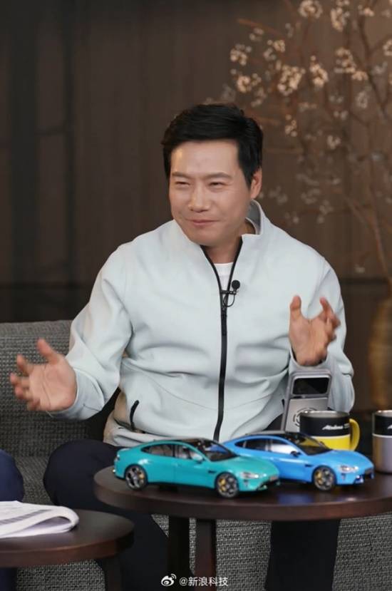 雷军称微博都是自己写：摸鱼的时候发社交平台