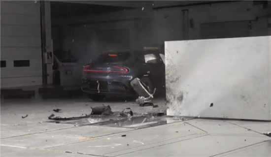 呼吁网友不要再质疑了！雷军直播又科普“丢轮保车”