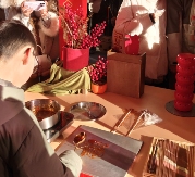 35米宽的花灯和1000台无人机,DNF手游点亮了大唐