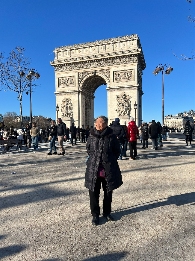 老辈子拍照,为啥让巴黎旅游变成了村口打卡