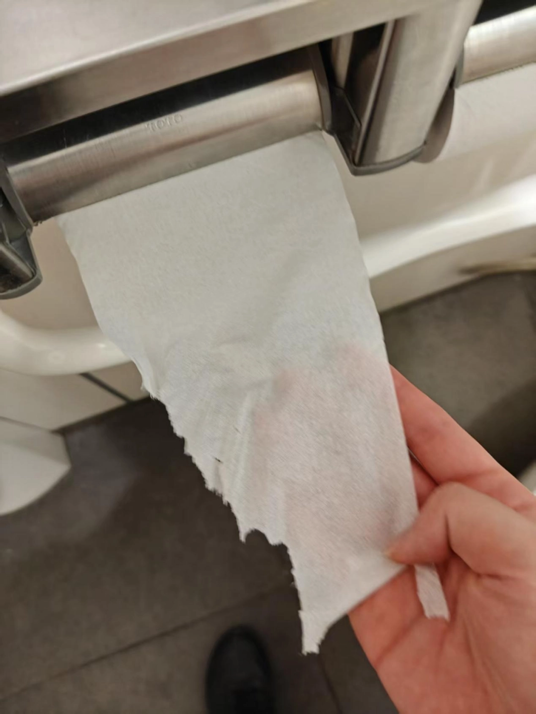 进了美国“斩杀线”,流浪汉当场变“高达零件”?