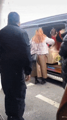 再度翻红的乌兰图雅，成了新的网络抽象圣体