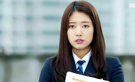 穿校服就爆红，朴信惠的三大神剧竟然都靠这个秘密