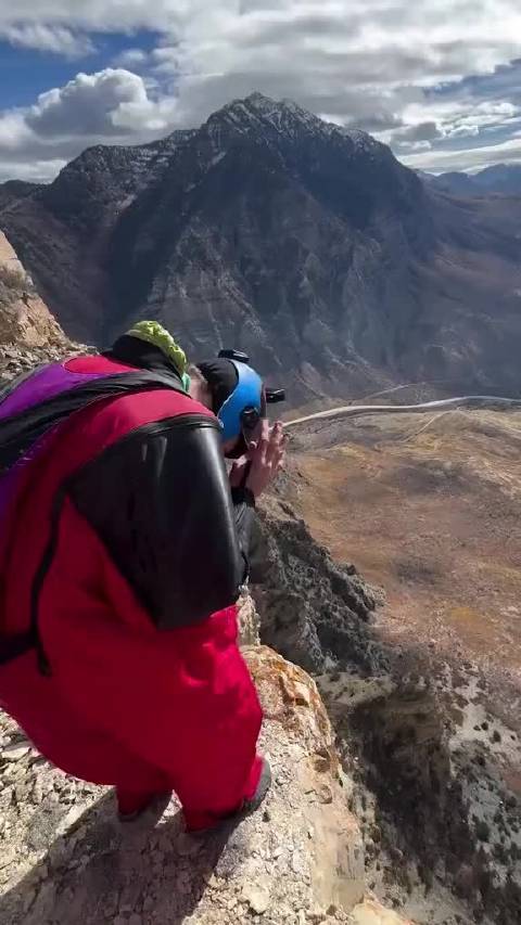 翼装飞行大神陨落，起飞10秒撞山，违规飞行背后的真相